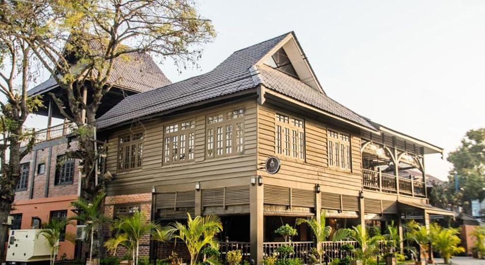ניאונגשווה The Manor Hotel מראה חיצוני תמונה