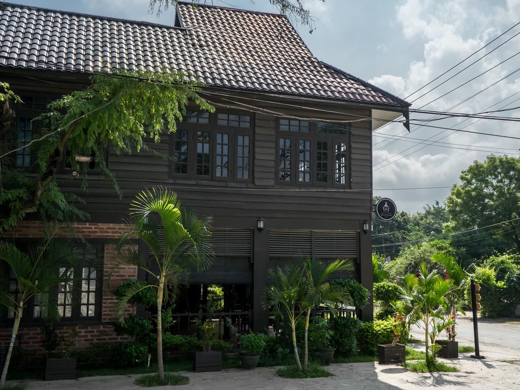 ניאונגשווה The Manor Hotel מראה חיצוני תמונה
