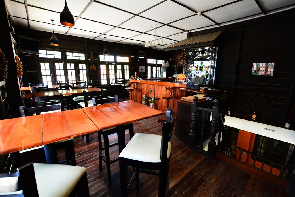 ניאונגשווה The Manor Hotel מראה חיצוני תמונה