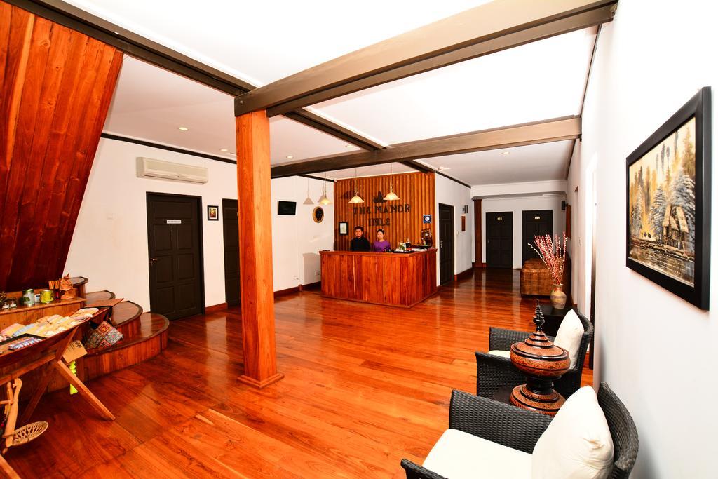 ניאונגשווה The Manor Hotel מראה חיצוני תמונה
