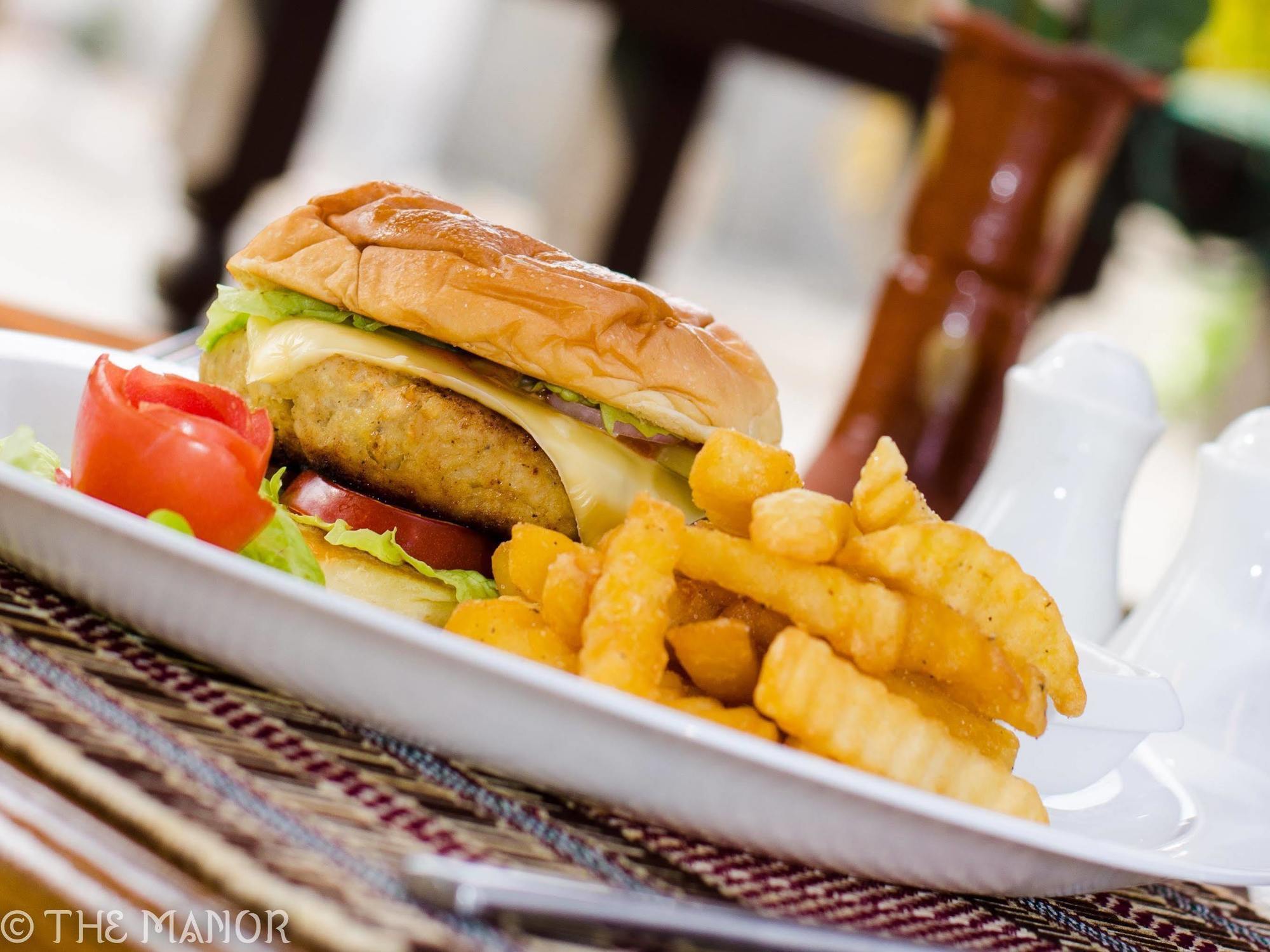 ניאונגשווה The Manor Hotel מראה חיצוני תמונה