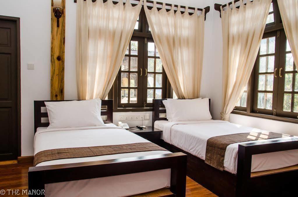 ניאונגשווה The Manor Hotel מראה חיצוני תמונה